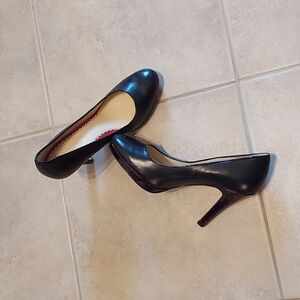 Johnston and Murphy Ladies Platform Pumps
